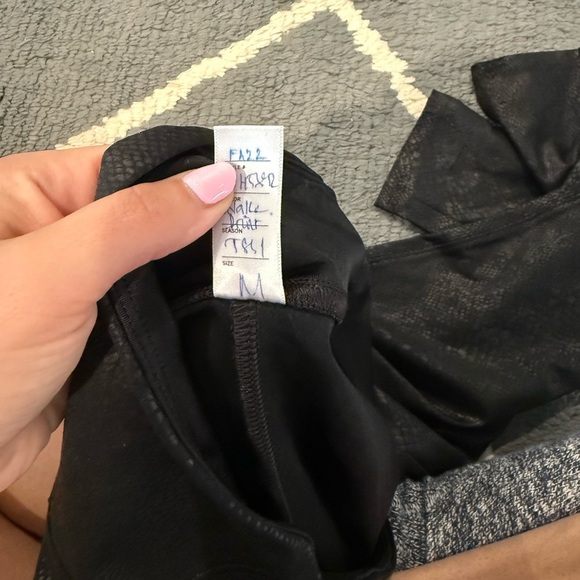 SPANX Faux Leather Foiled Snake Leggings - Picture 4 of 8